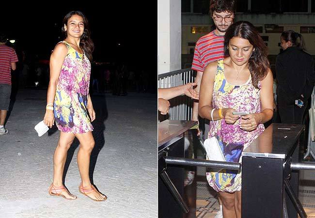 celebrity feet pictures from Dira Paes Feet (21 photos) .
