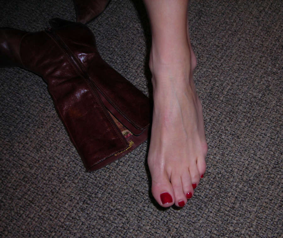 Chelsea Handler Feet. 