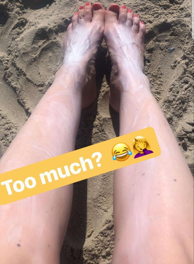 Jillian Mele Feet