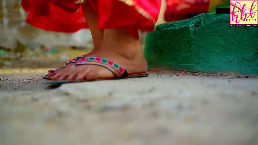Yasra Rizvi Feet