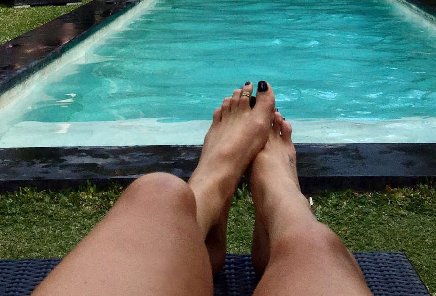 Sara Montazami Feet