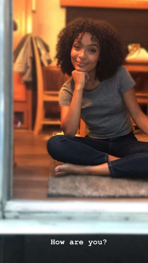 Yara Shahidi Feet