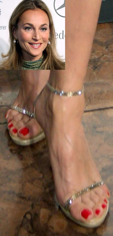 Caroline Beil Feet