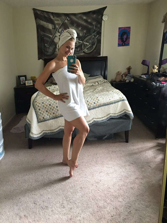 Sarah Vandella Feet