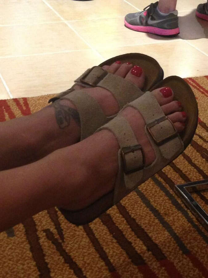 Sydney Leroux Feet