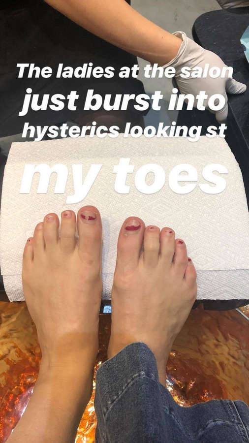 Jenny Mollen Feet