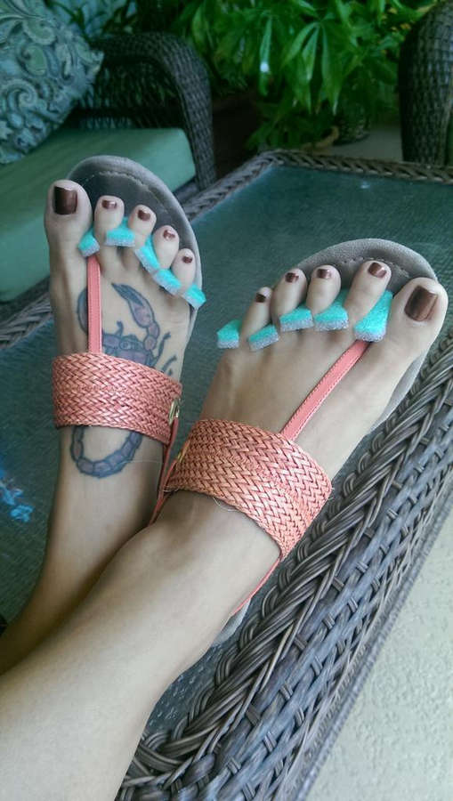 Brianna Beach Feet