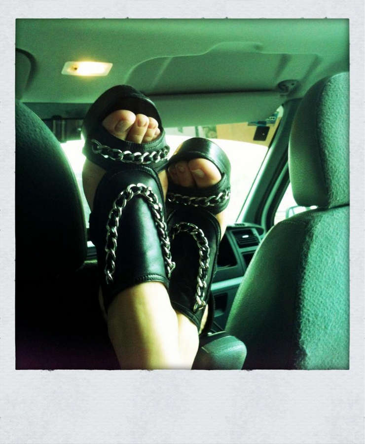 Mariangela Meotti Feet