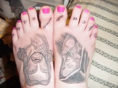 Mercedes Lander Feet