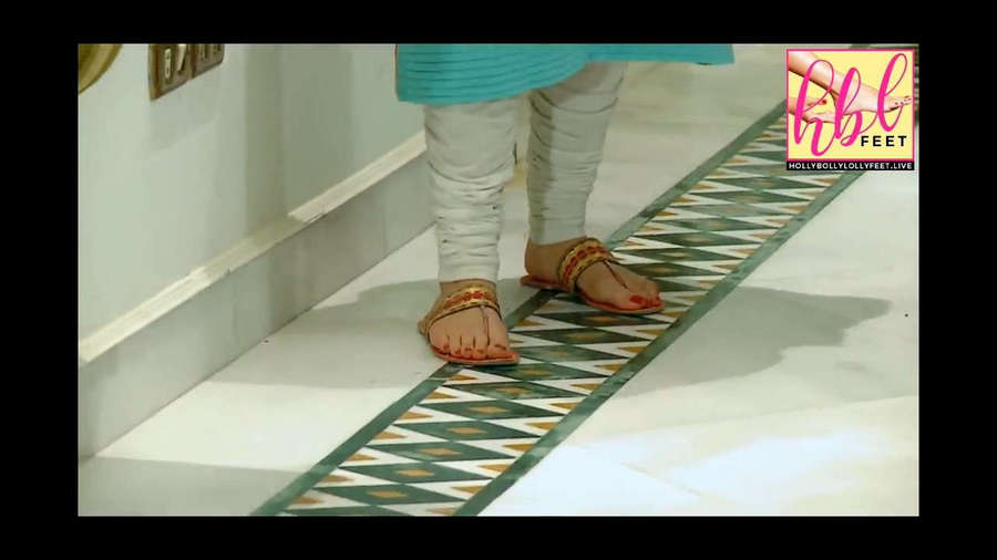 Uzma Hassan Feet