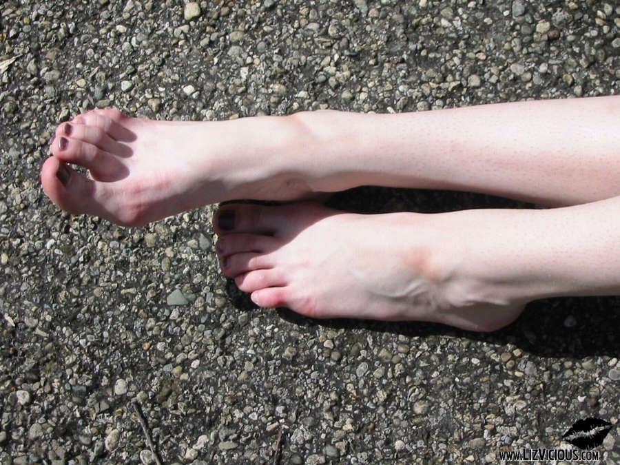 Liz Vicious Feet