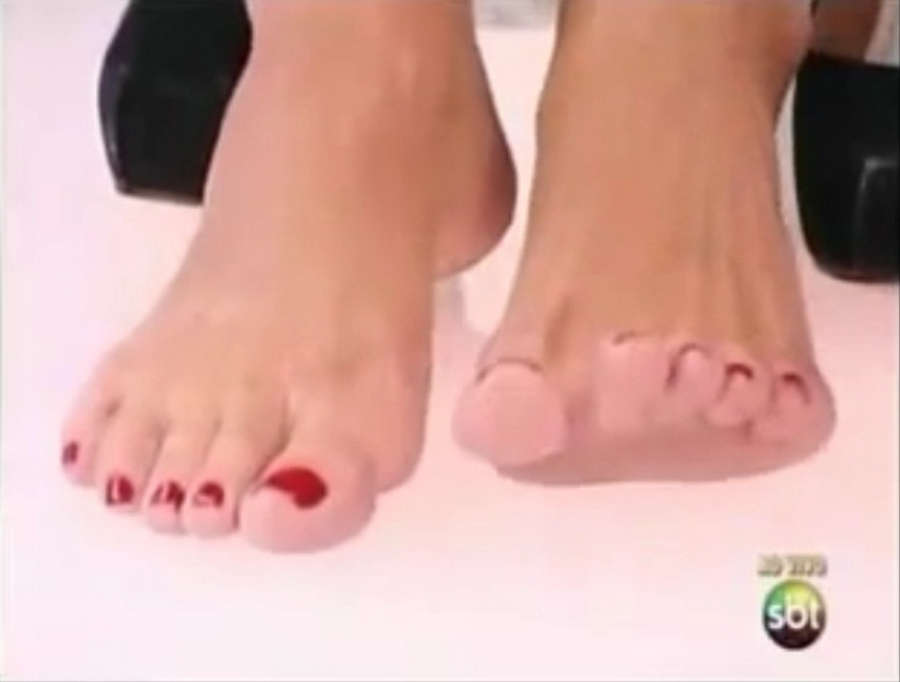 Helen Ganzarolli Feet