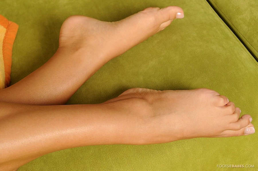 Amabella Feet