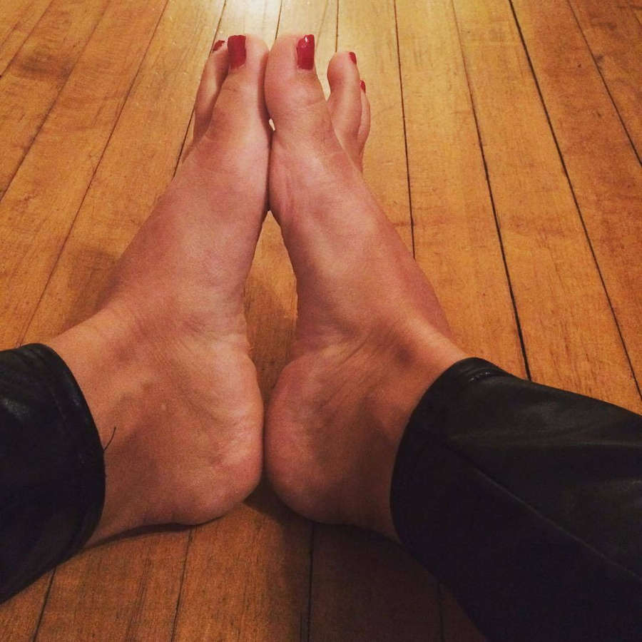Mistress Xena Feet