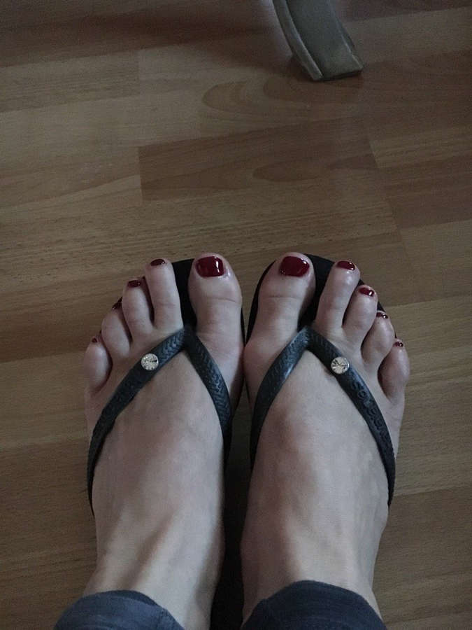 Adele Silva Feet. 