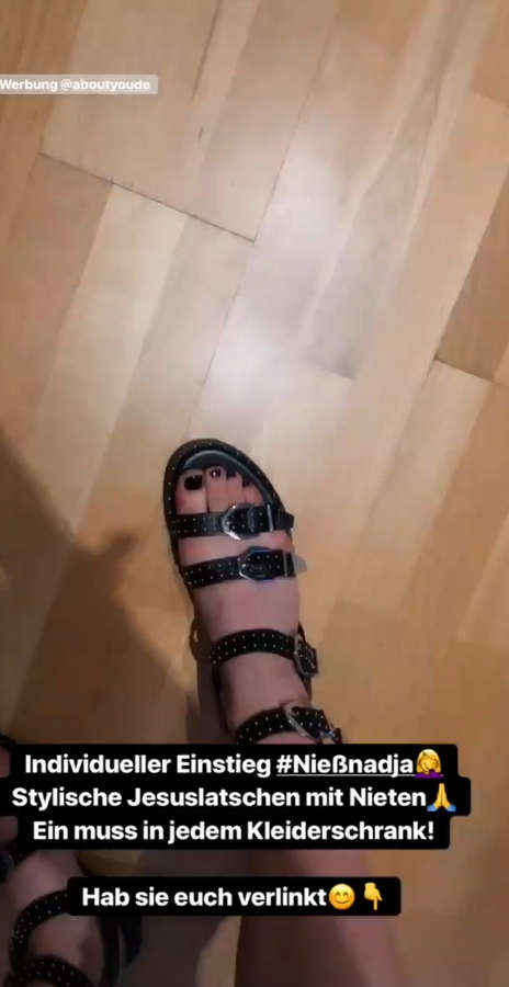 Lola Weippert Feet