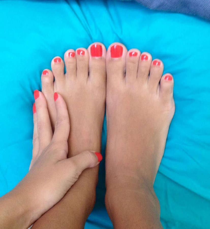 Maya Grand Feet