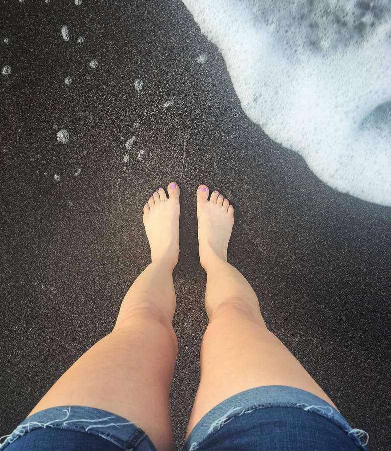 April Gloria Feet