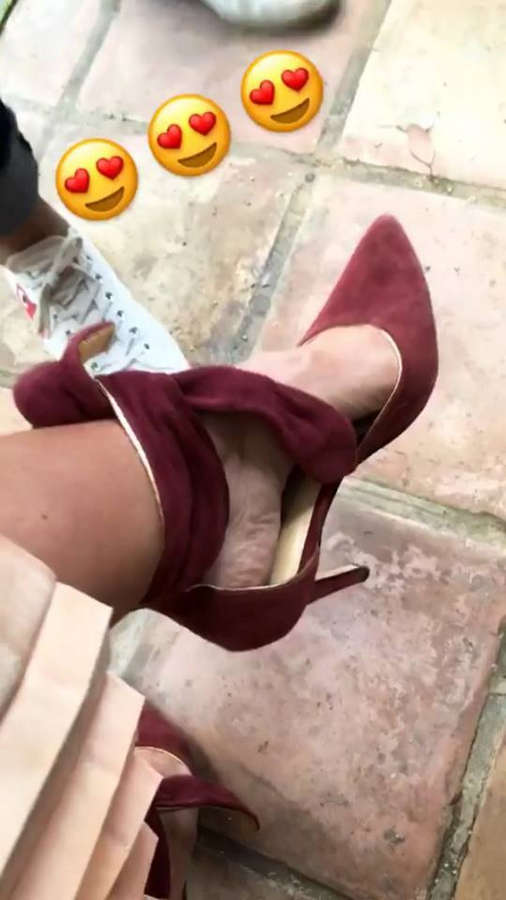 Danielle Moinet Feet