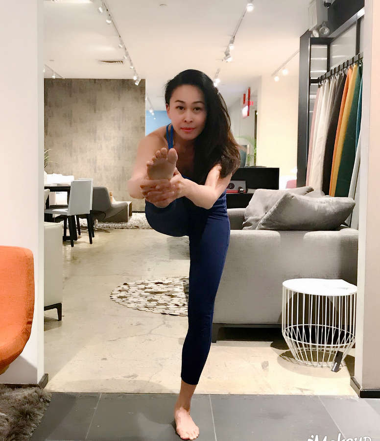 Niki Cheng Feet