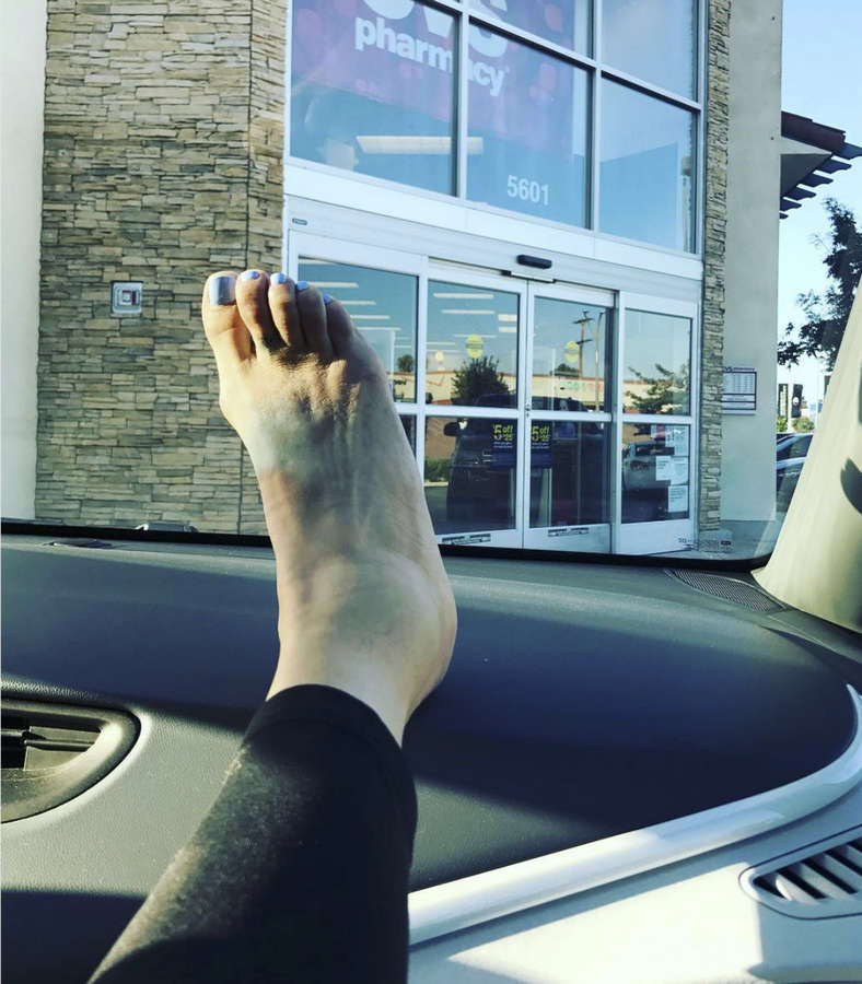 Rena Sofer Feet