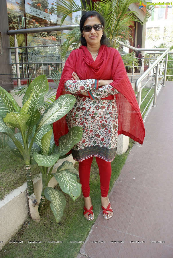 Anitha Chowdary Feet