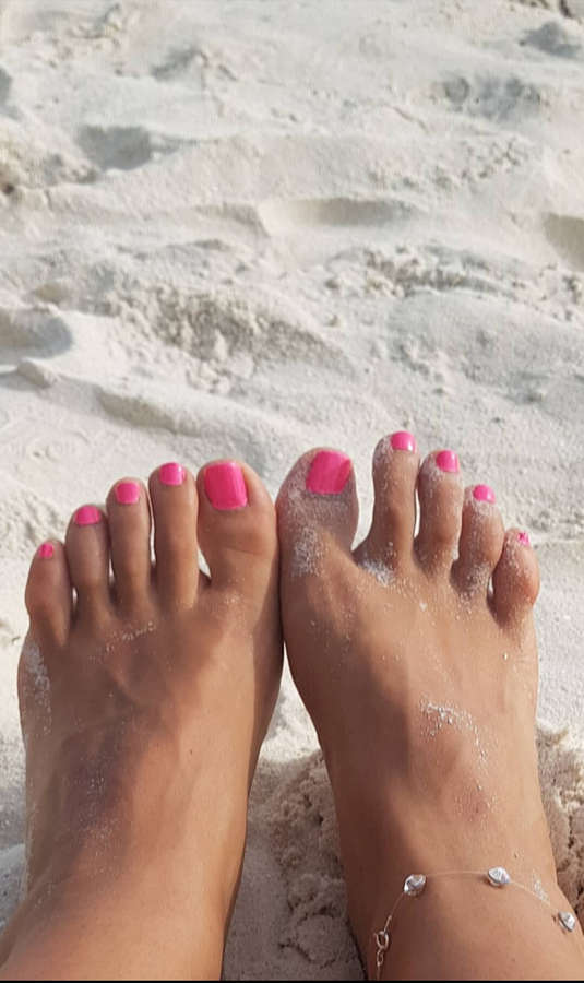 Anastasia Giousef Feet
