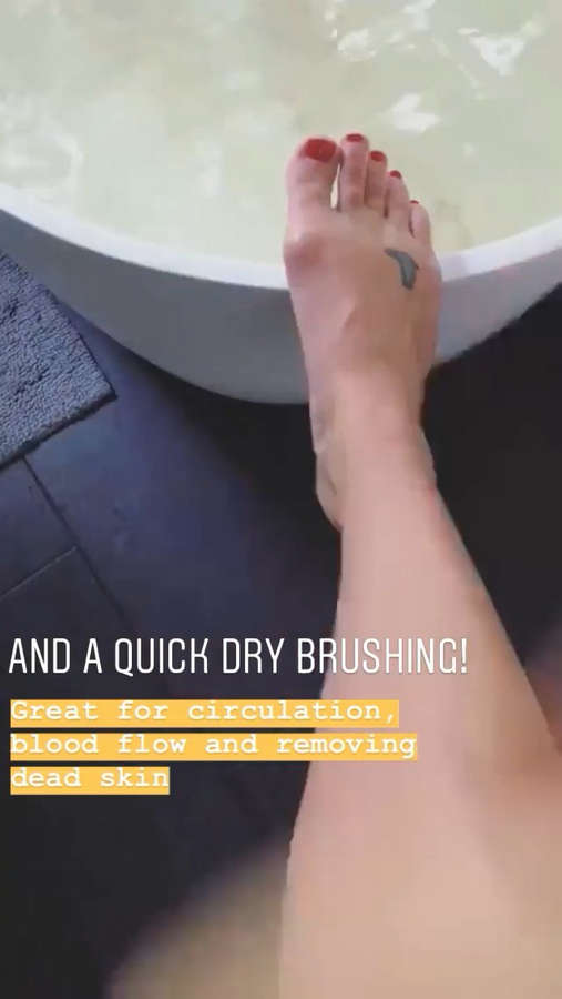 Lea Michele Feet