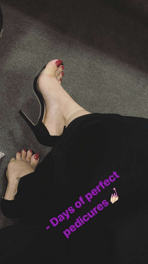 Mariyam Nafees Feet