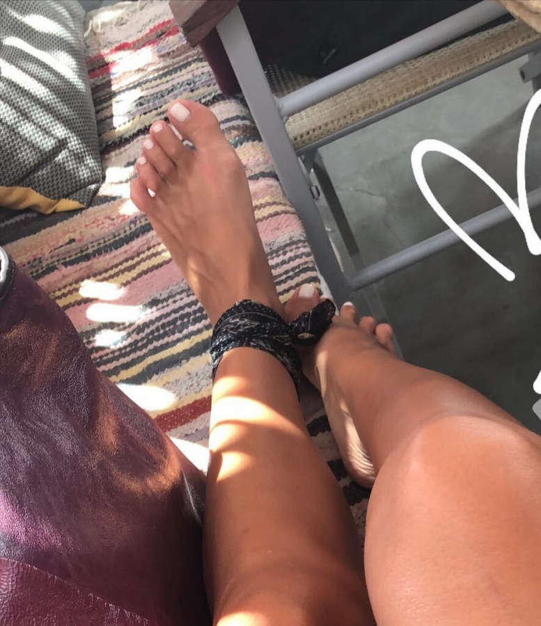 Penny Flatsoussi Feet