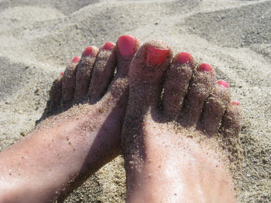 Claudia Bennett Feet