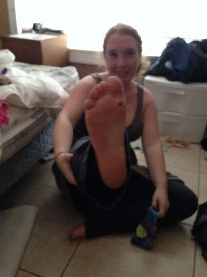 Nicki Blue Feet