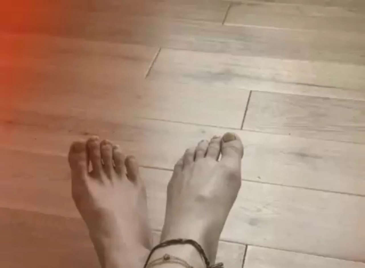 Aubrey Peeples Feet