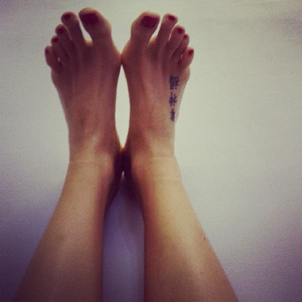 Veronica Angeloni Feet