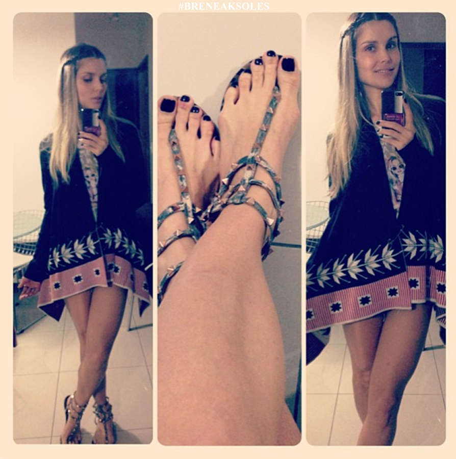 Flavia Viana Feet