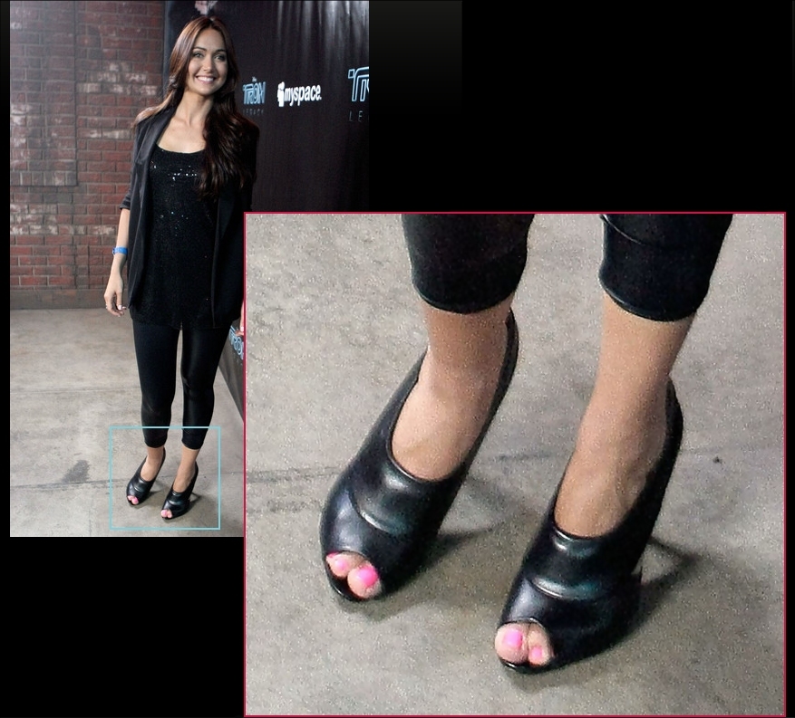 Jessica Chobot Feet (21 photos) - celebrity-feet.com