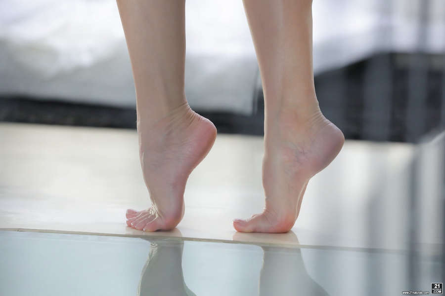 Kira Parvati Feet
