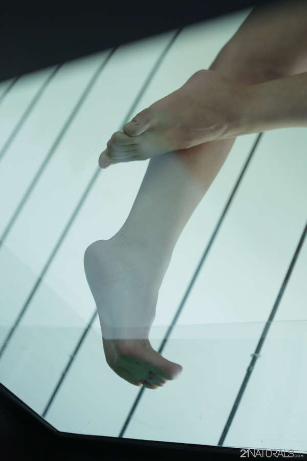Katarina Muti Feet