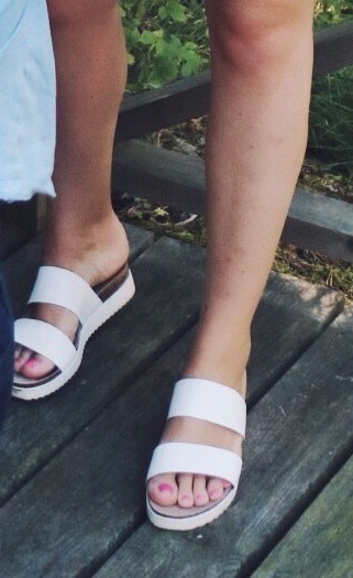 Isabella Lowengrip Feet