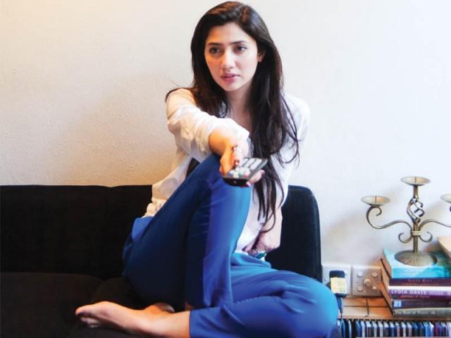 Mahira Khan Askari Feet