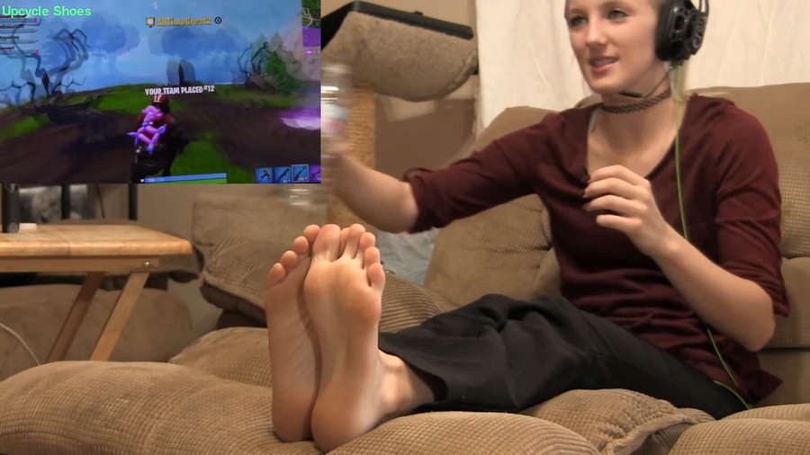 Chelsea Lambert Feet