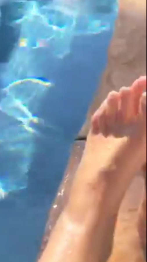 Megan Olivi Feet
