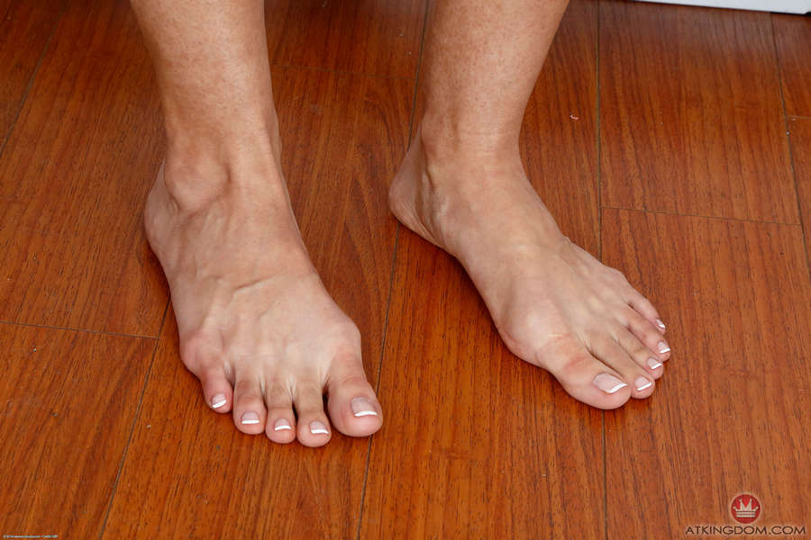 Cassandra Cruz Feet