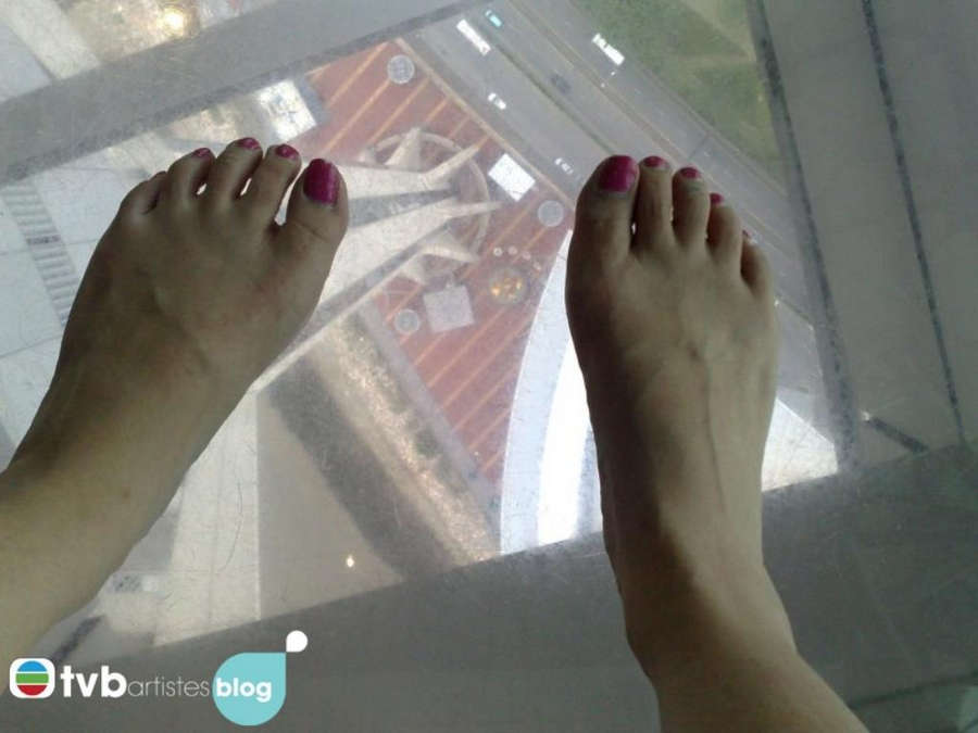 Selena Li Feet