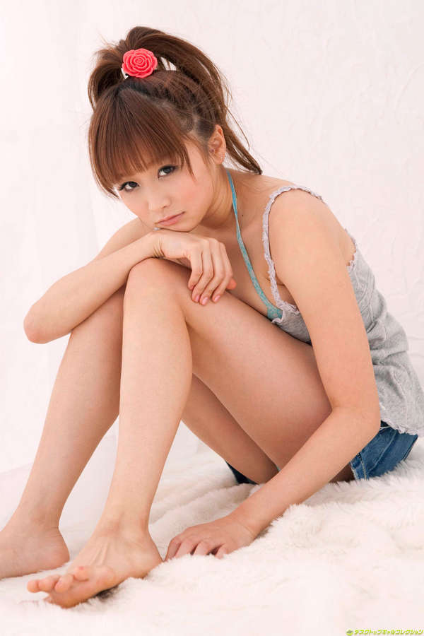 Akina Aoshima Feet
