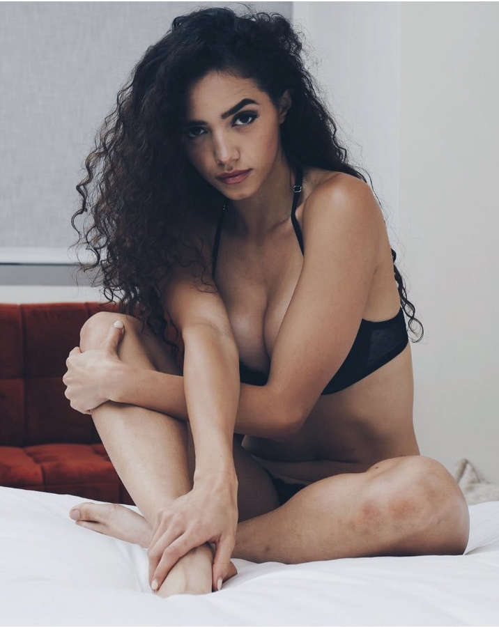 Renee Valeria Lopez Feet