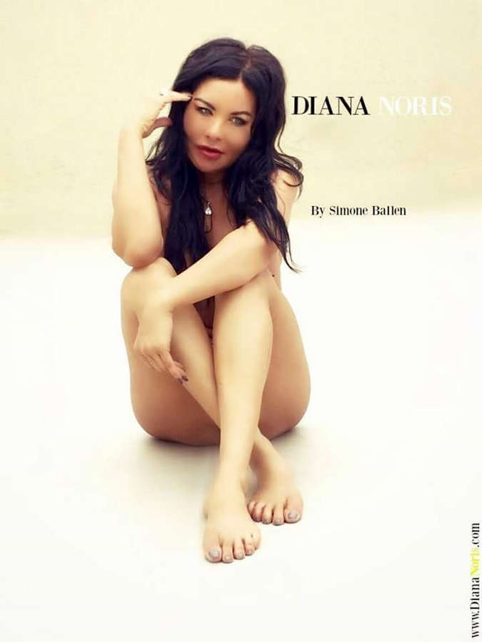 Diana Laura Feet