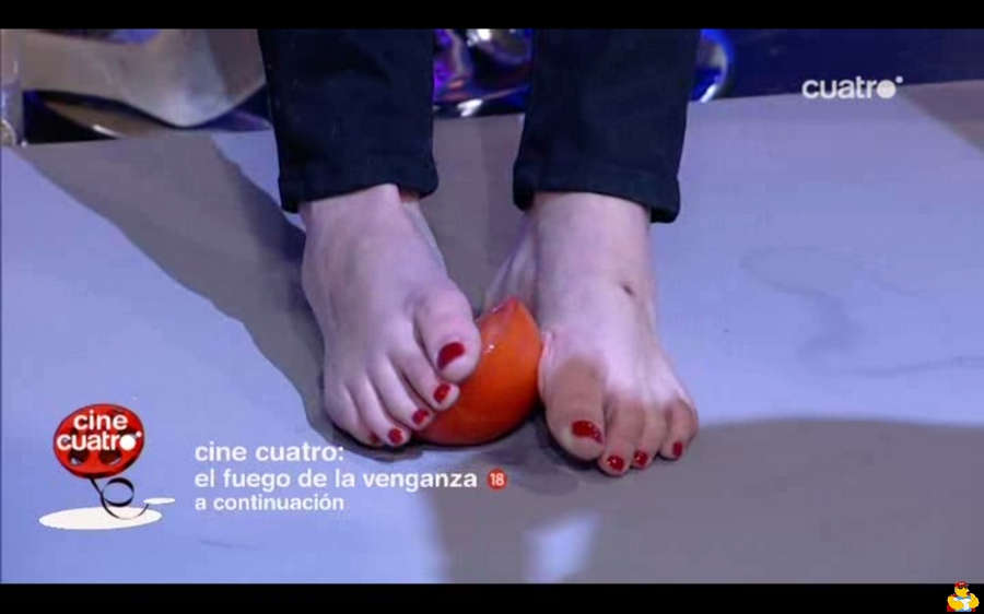Clara Lago Feet