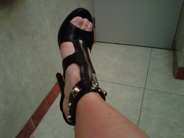 Atala Sarmiento Feet
