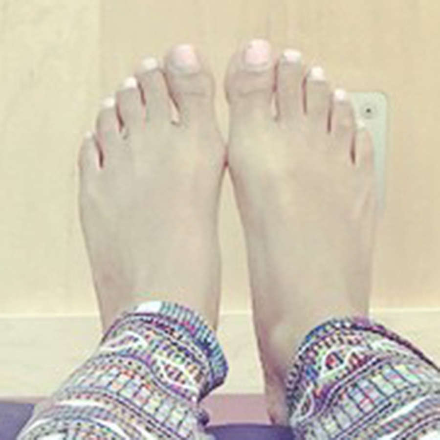 Nadia Ali Feet